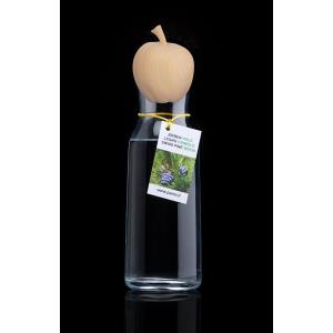 Carafe with apple