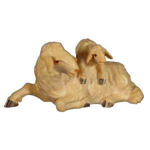 Pecora con agnello su schiena