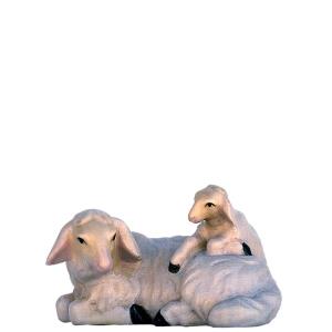 Pecora distesa con agnello