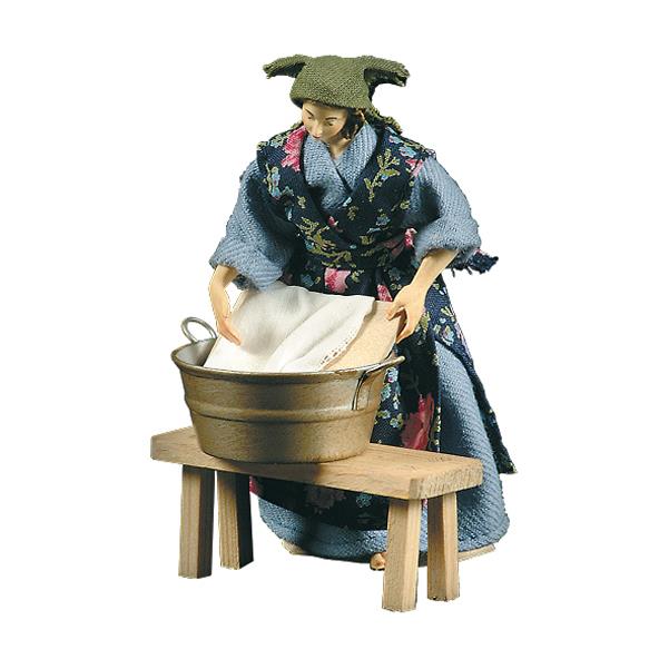 Washerwoman with basin - color